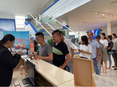 吉利豪越上市就賣脫銷,工廠連夜發(fā)車依然一車難求