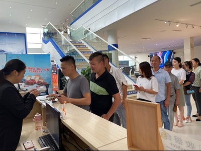 吉利豪越一車難求，工廠連夜發(fā)車仍供不應求